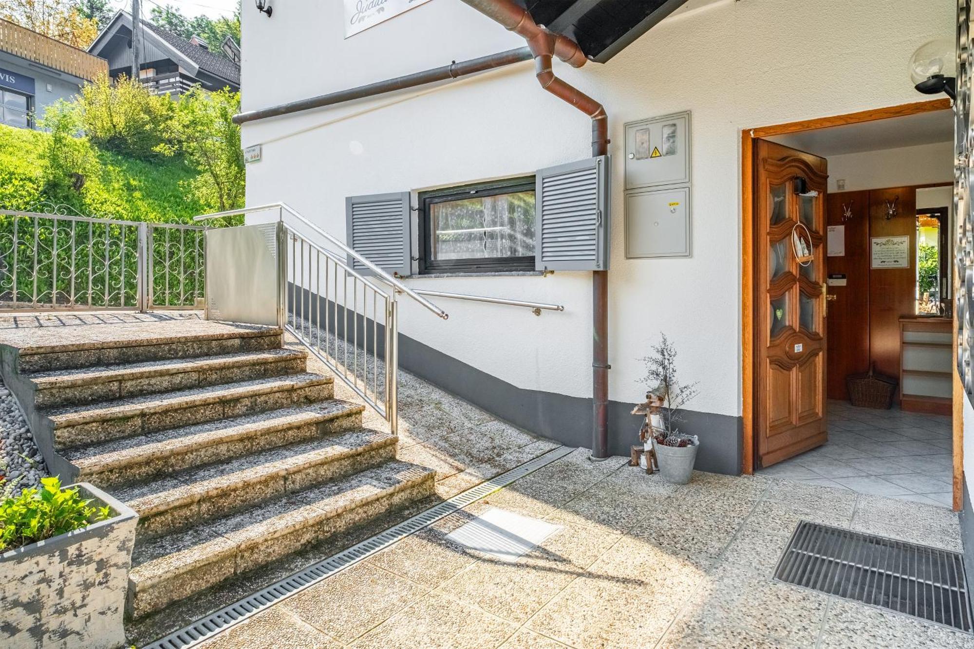 Resort Pod Orehi - Bled - Apartma & Glamping & Savna Chambre photo